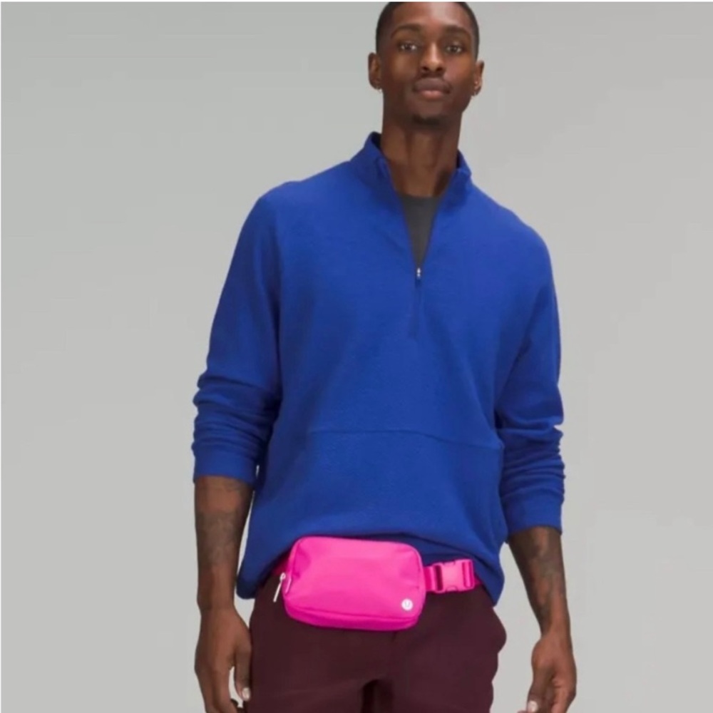 π Lululemon 1L belt bag in Sonic Pink π - Picture 6 of 9